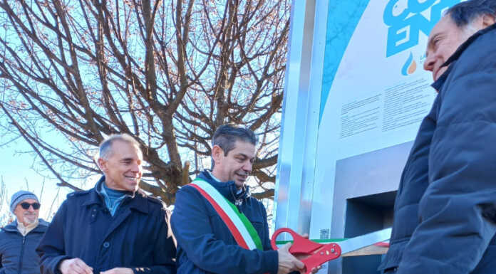 Lario Reti Holding inaugura due nuove casette dell’acqua a Robbiate e Sirone