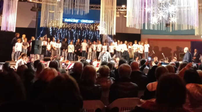 Concerto di Natale della scuola Manzoni, oltre 2mila euro raccolti per Telethon