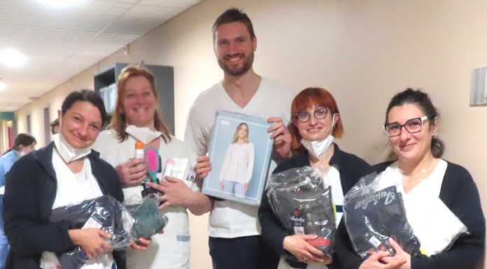 “Solidarietà in corsia”: un piccolo dono all’oncologia dell’ospedale di Lecco donazione al reparto di oncologia