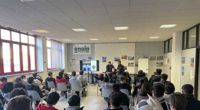 Sicurezza sui treni e nelle stazioni: studenti Enaip a lezione con la Polizia Ferroviaria