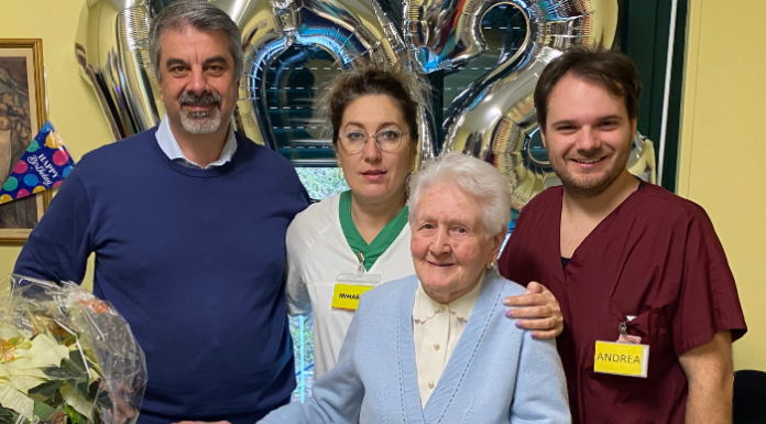 Lecco. Grande festa all’Airoldi e Muzzi per i 102 anni di Alba Rossi