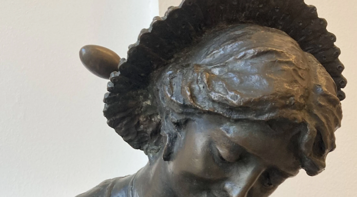 “Lucia”, la scultura di Confalonieri donata al Palazzo delle Paure