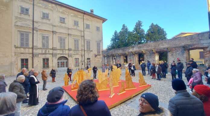 Riaperti gli storici cortili di Palazzo Prinetti, in tanti alla cerimonia