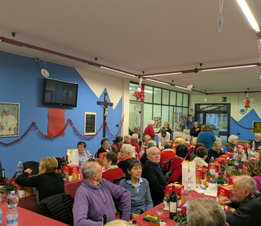 A Rogeno si è svolto il tradizionale pranzo per gli anziani all’oratorio