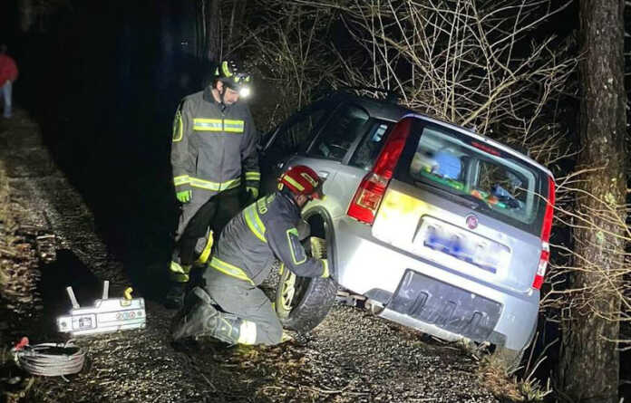 Casargo_auto_fuori_strada