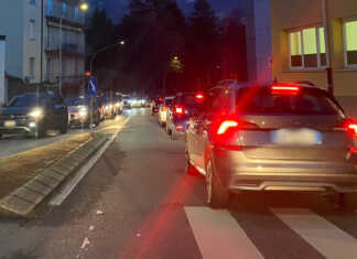 Traffico in tilt e città bloccata, Lega: “La città è ogni giorno sempre più al collasso” Code a Lecco traffico