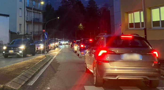 SS36. Cantiere sul Terzo Ponte in direzione Milano, traffico bloccato a Lecco Code a Lecco traffico