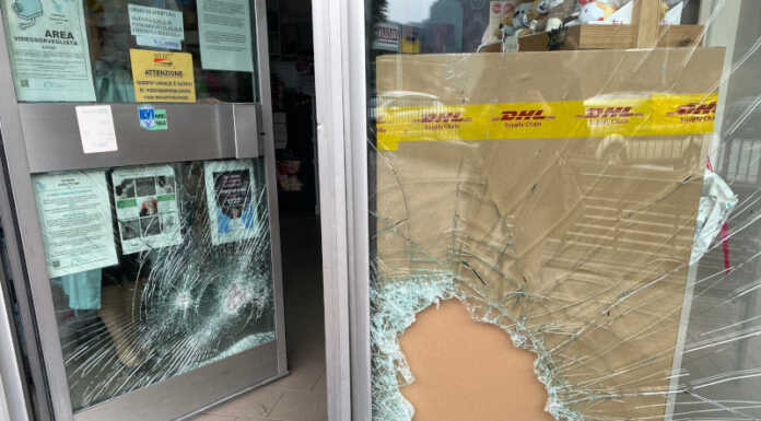 Ballabio: furto nella notte alla farmacia Paoletti Farmacia di Ballabio danni furto