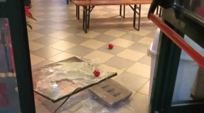 Imbersago: ruba al centro sportivo e poi minaccia il titolare con il coltello