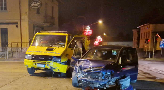 Montevecchia, incidente alle Quattro Strade tra un’auto e un carro attrezzi