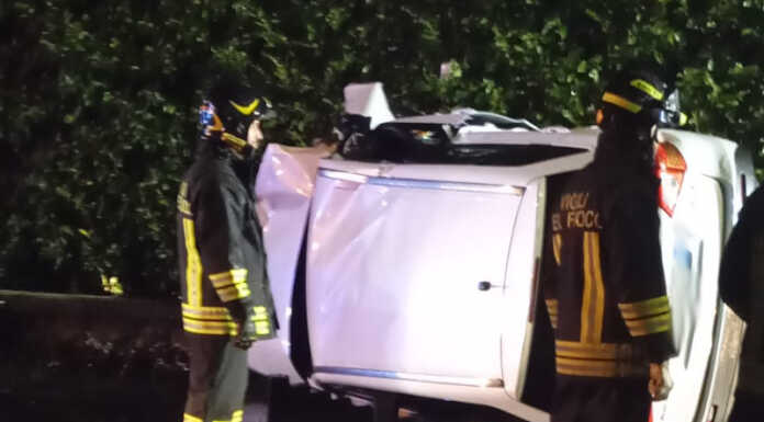 Si ribalta con l’auto lungo la Sp 56 poco dopo la curva Moratti