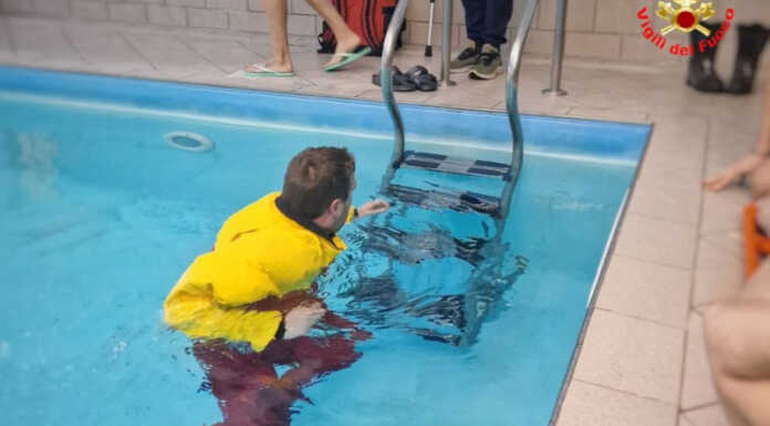 Valmadrera. Infortunio in piscina, 74enne soccorsa dai Vigili del Fuoco
