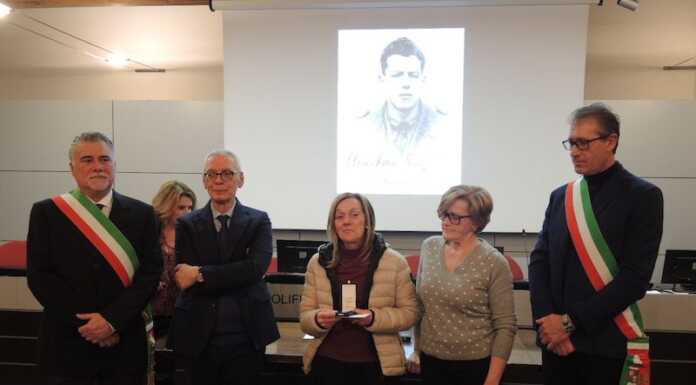 La Valsassina ricorda i cittadini deportati, consegnate 16 medaglie d’onore