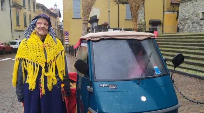 La Befana torna a Varenna e arriva in… Ape