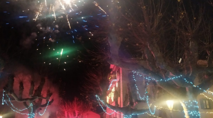 Capodanno a Varenna. Grande successo per il veglione in piazza San Giorgio