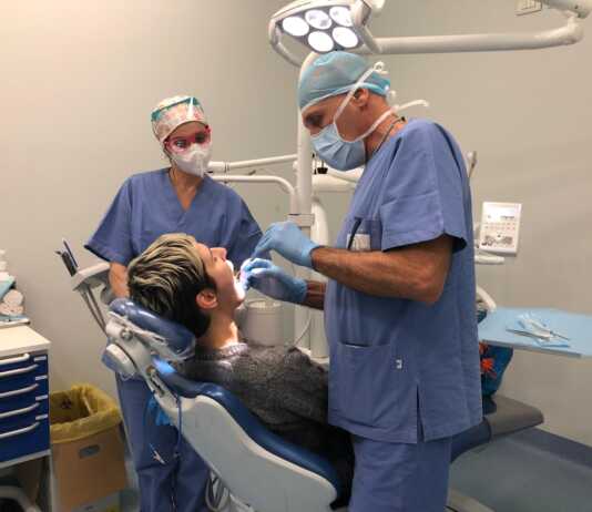 Un sorriso sano ad ogni età: l’importanza delle cure odontoiatriche