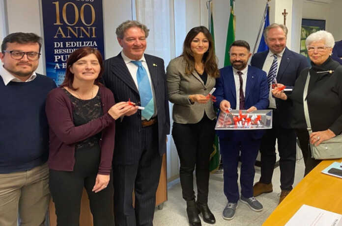 Lucchini-Franco-consegna-chiavi-3