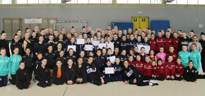 Stage con le campionesse olimpiche Maurelli e Duranti con l’Asd Rhythmics gym