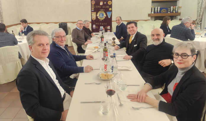 Merate_lions_assegni_tutti_insieme_per_merate5