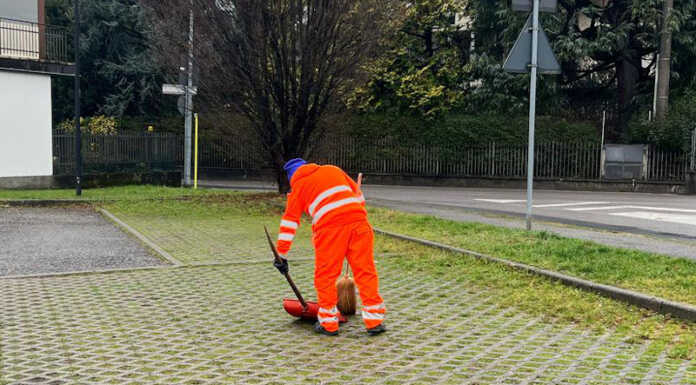 Casatenovo punta su decoro urbano e pulizia con il servizio di spazzamento manuale Spazzamento manuale