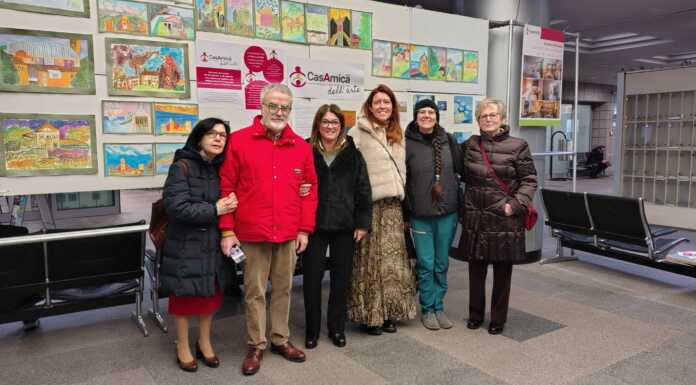 Le opere degli ospiti di CasAmica Odv in mostra nella hall dell’Ospedale