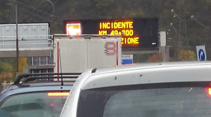 SS36. Incidente sul Ponte Manzoni all’alba, lunghe code verso Lecco