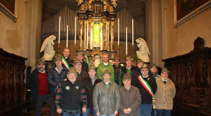 Domenica di festa per gli Alpini di Cortenova. Confermato capogruppo Pietro Casiraghi
