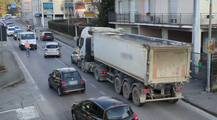 Incidente a Calolzio in corso Dante, mattinata difficile sulla Lecco-Bergamo