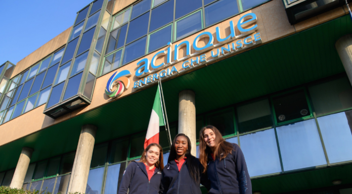 Acinque celebra il rinnovamento dello Spazio Lecco con atleti delle società sportive