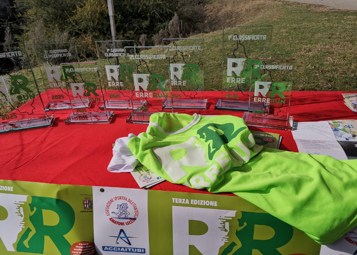 Le targhe premiazione Errerun 2025