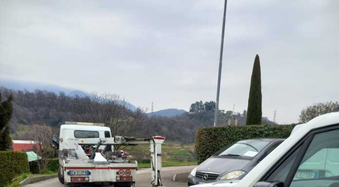 Valgreghentino: la Polizia Locale sequestra un’auto irregolare, maxi multa per il proprietario