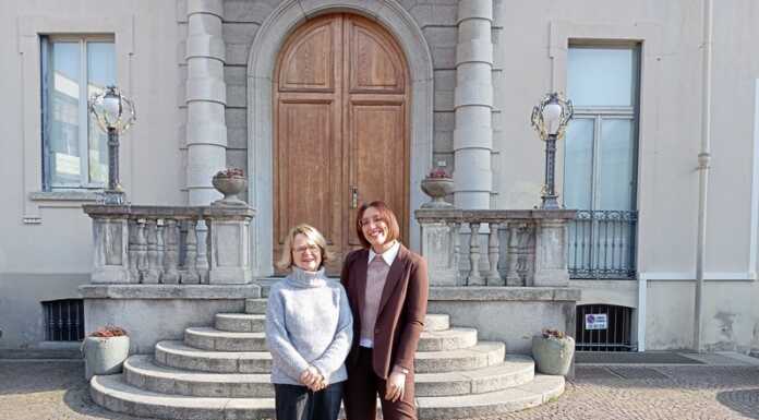 Latino “lingua morta”? Non per il Collegio Volta: qui si impara con il metodo natura Collegio Volta preside Marta Pettenella e Prof. Camilla Longhi