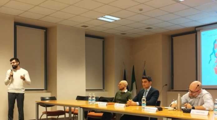 Raccolta Rifiuti, a Bosisio Parini si introduce il “sacco rosso” Bosisio Parini Silea Sacco Rosso 2025