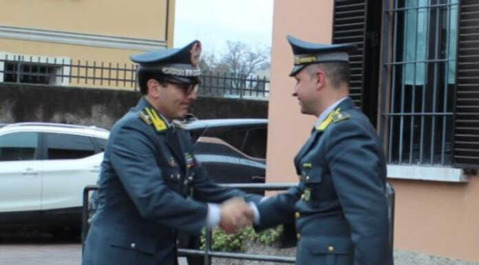 Legalità e impegno: il Comandante Regionale della GdF in visita a Lecco il Generale di Divisione Paolo Compagnone, Comandante Regionale Lombardia della Guardia di Finanza accolto alla Caserma di via Gondola a Lecco dal Comandante Provinciale, Colonnello Massimo Ghibaudo