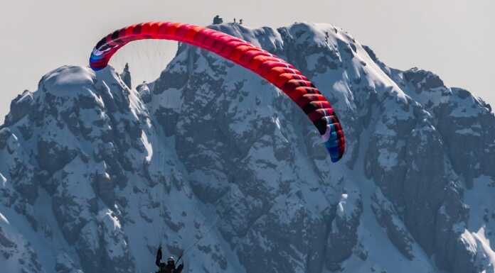 Parapendisti in volo sul Grignone: uno spettacolo! Parapendio Grignone 2025