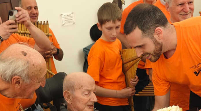 I Picétt del Grenta festeggiano i 98 anni del cofondatore Nino Longhi Rinaldo Longhi, per tutti Nino con i suoi Picett del Grenta