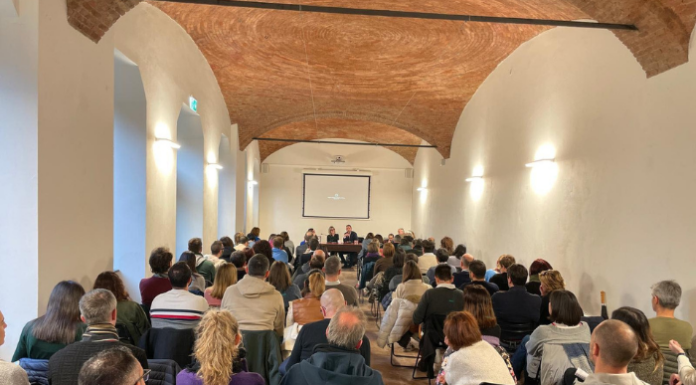 Casatenovo. Grande partecipazione all’incontro sull’adozione