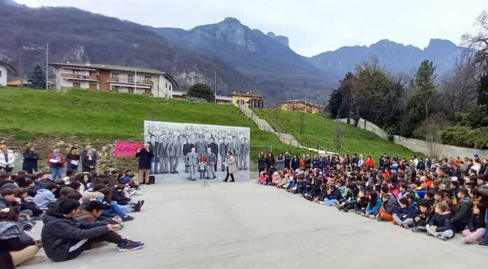 Valmadrera. “Il vento della memoria semina giustizia”, gli studenti ricordano le vittime delle mafie