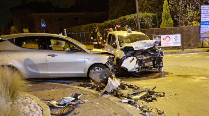 Airuno, incidente nella notte tra due auto alla rotonda