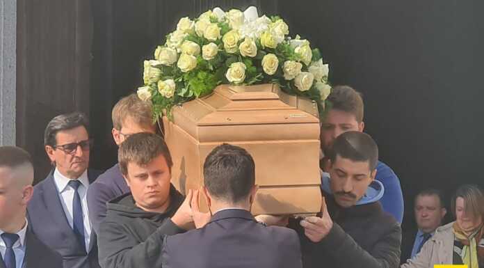In tanti per l’ultimo saluto a Giorgio Panzeri: “Sei stato un esempio silenzioso”