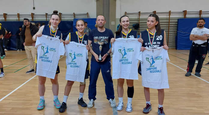 Scuola. Il titolo regionale di pallacanestro va al Bachelet LEcco finali regionali pallacanestro Bachelet