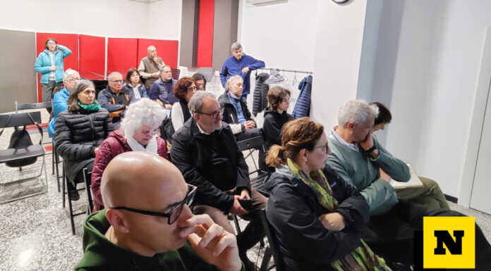 Lavori sulla linea e “soppressioni”: pendolari del Meratese a confronto