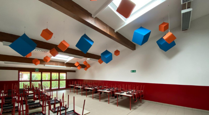 Ballabio. Nuova tinteggiatura per la mensa scolastica della Primaria “Fantasia”