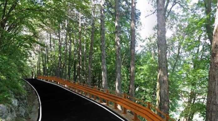 Nuovo asfalto e guard rail, la strada per i Piani Resinelli verso la riqualifica