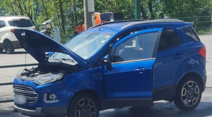 Paura a Pradello, auto rischia di andare a fuoco