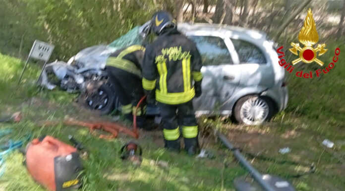 Scontro tra un’auto e un camion a Pozzuolo Martesana, morta una donna