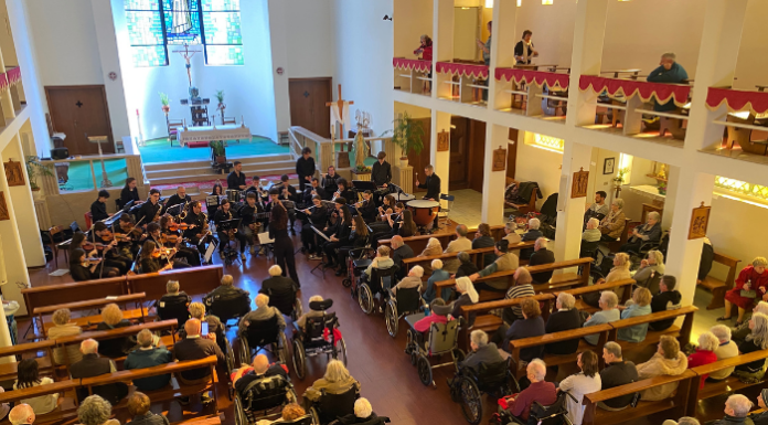 Successo per il concerto dell’orchestra “Stoppani in musica” nella chiesa degli IRAM