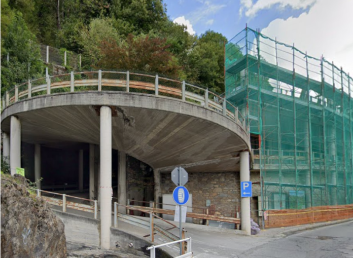 premana parcheggio via roma