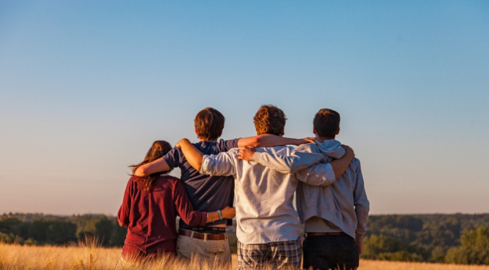 “La Lombardia è dei Giovani”. Regione potenzia bando, 390 mila euro per nuovi progetti territoriali giovani