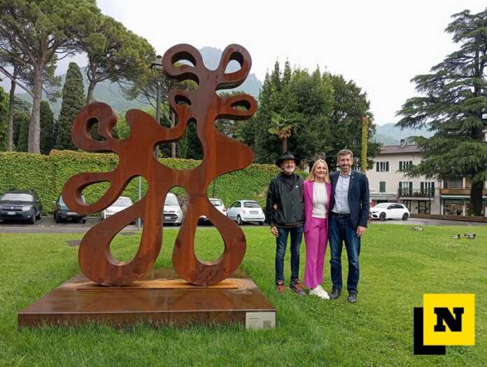 3la-forma-del-tempo-inaugurazione-scultura-roberto-vivo-mandello-piazza-galibardi-20250514 La forma del tempo scultura Piazza Garibaldi Mandello Roberto Vivo inaugurazione